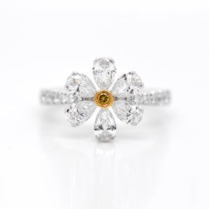 18K White And Yellow Gold Flower Diamond Ring