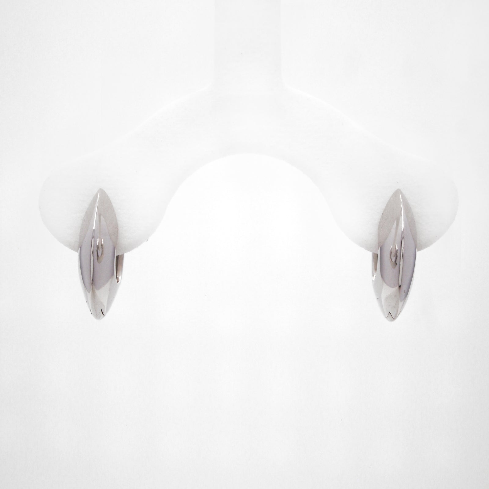 14K White Gold Knife-Edge Huggie Earrings