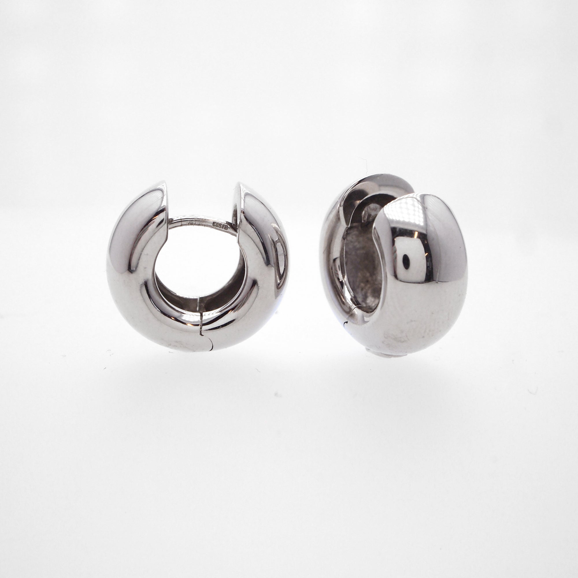 14K White Gold Huggie Earrings