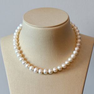 Pearl Necklace With 14K White Gold Diamond Clasp