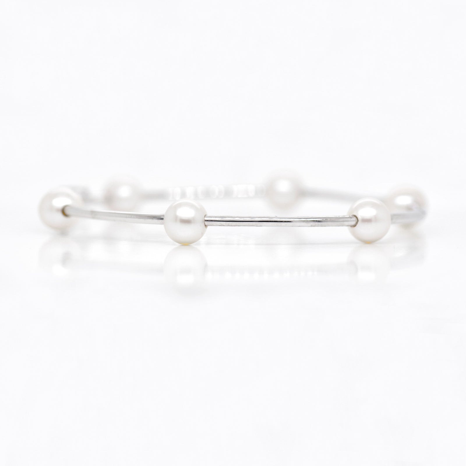 14K White Gold Round Pearl Bangle