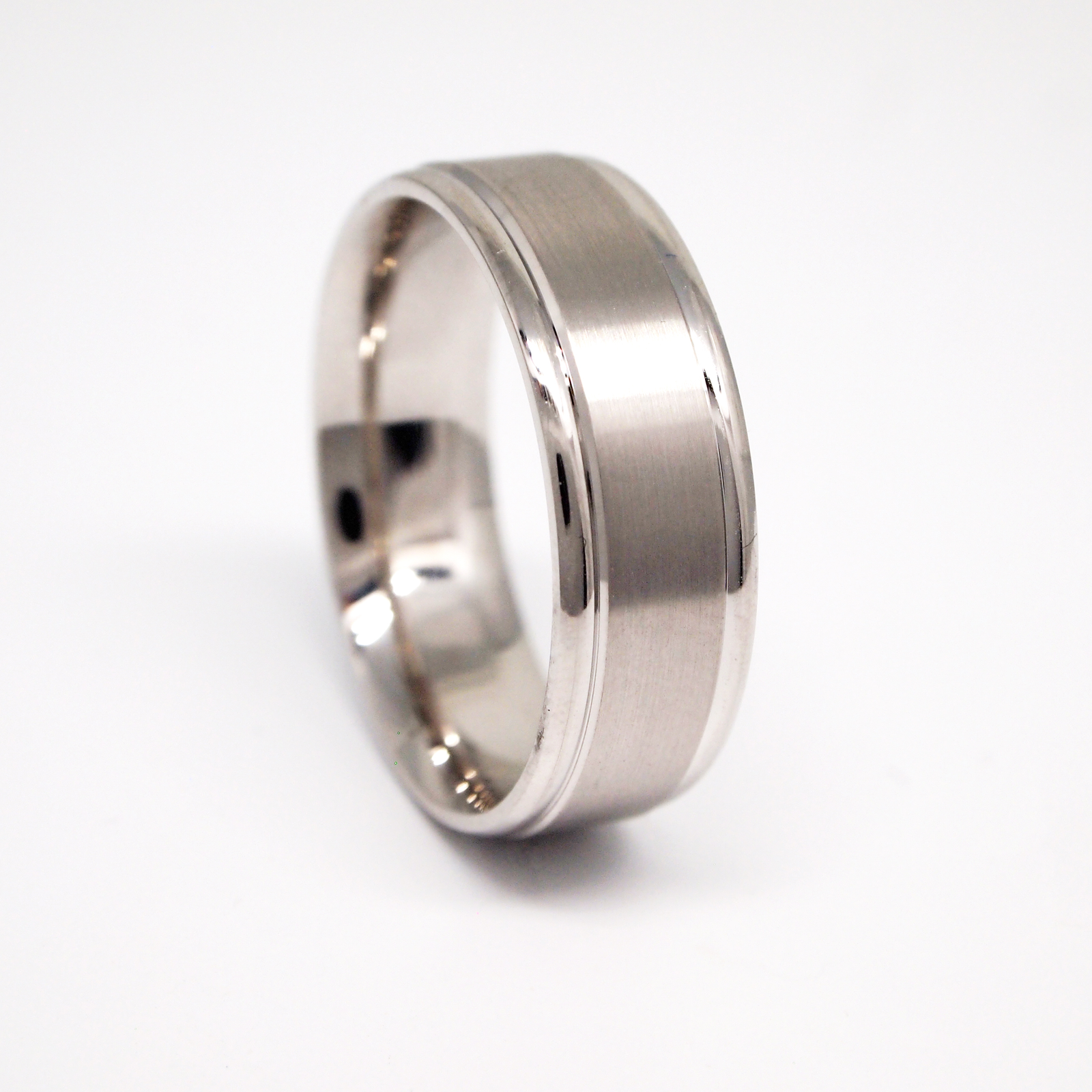 14K White Gold 7mm Satin Center Rounded Men's Wedding Band