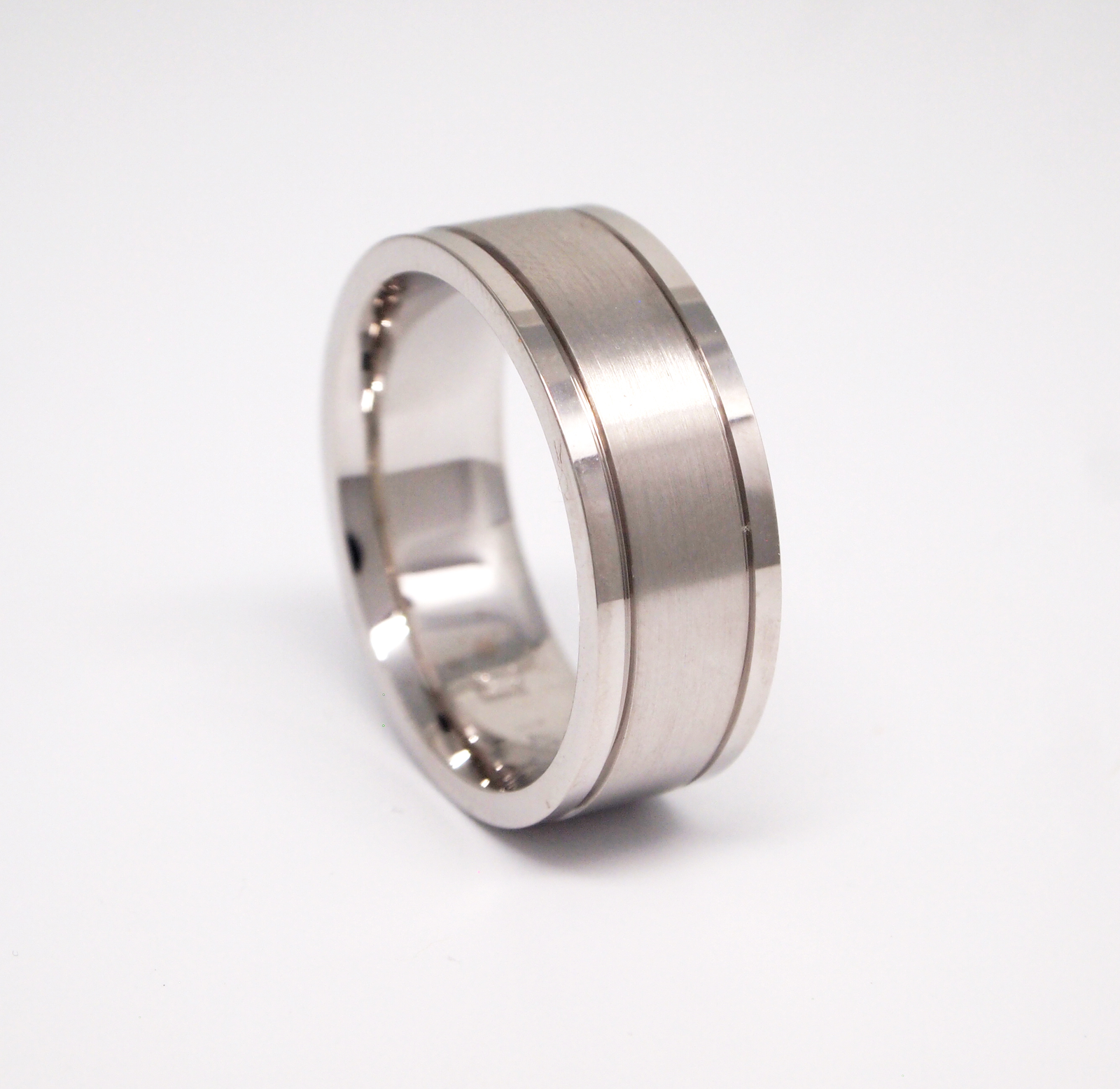 14K White Gold 8mm Satin Pipe-Cut Men's Wedding Band