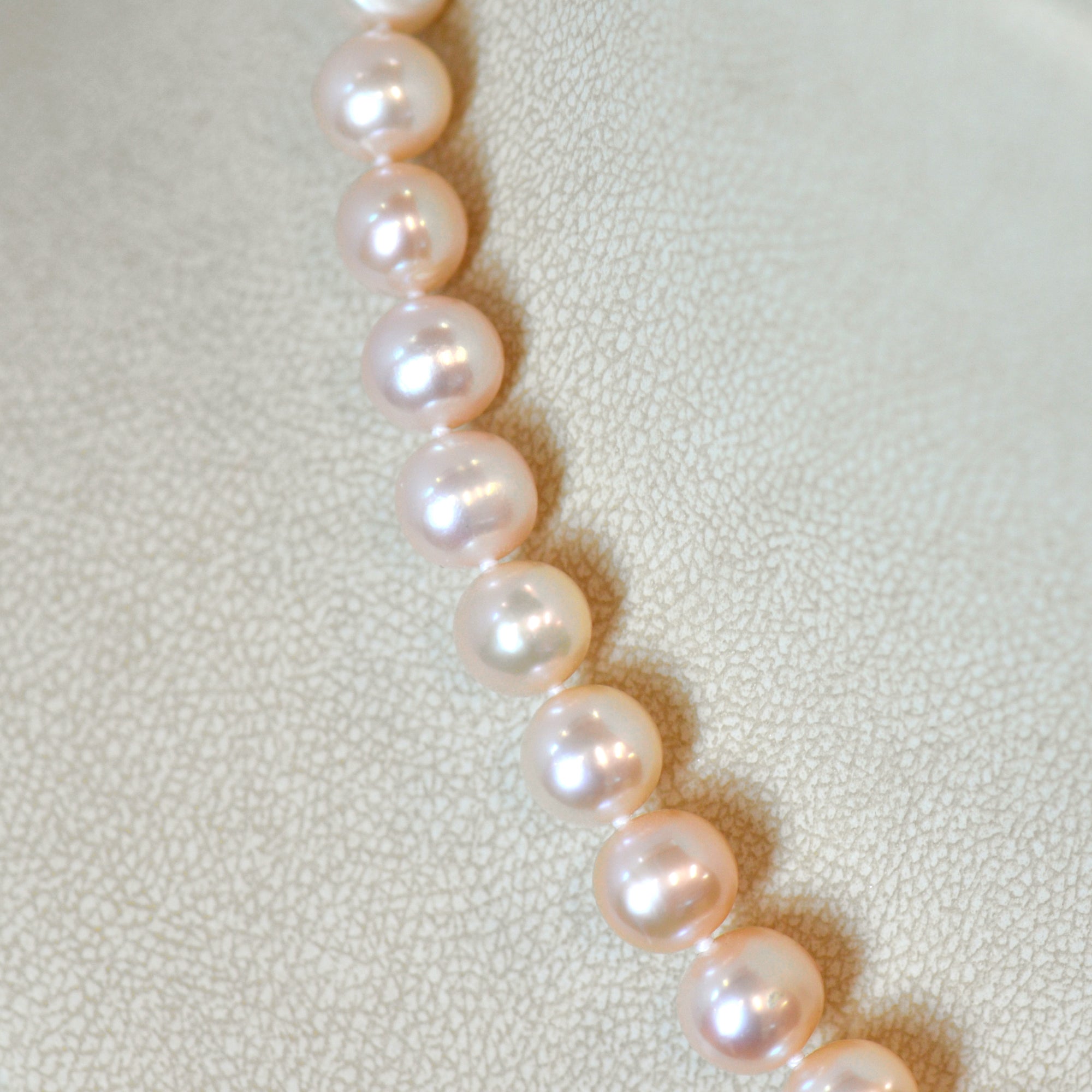 White Rosé Akoya Pearl Strand Necklace With 14K Yellow Gold Diamond Clasp