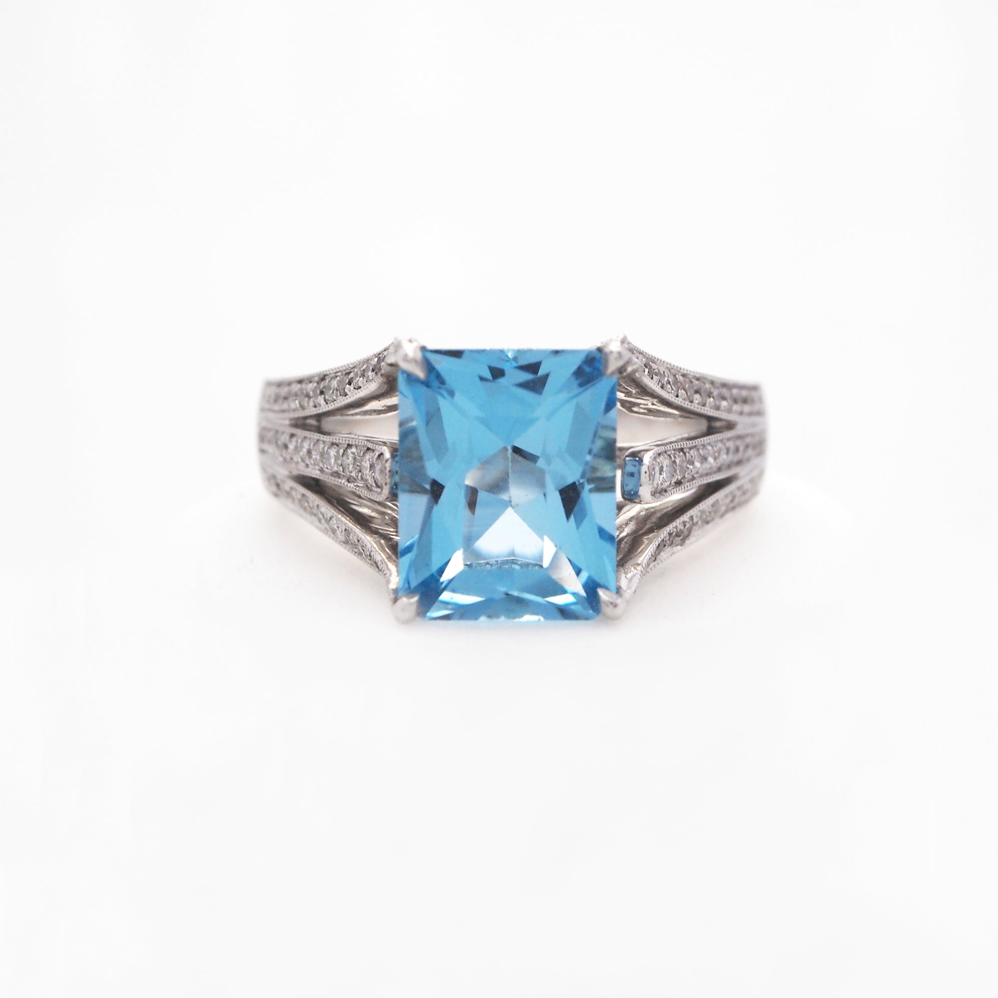 18K White Gold Blue Topaz And Diamond