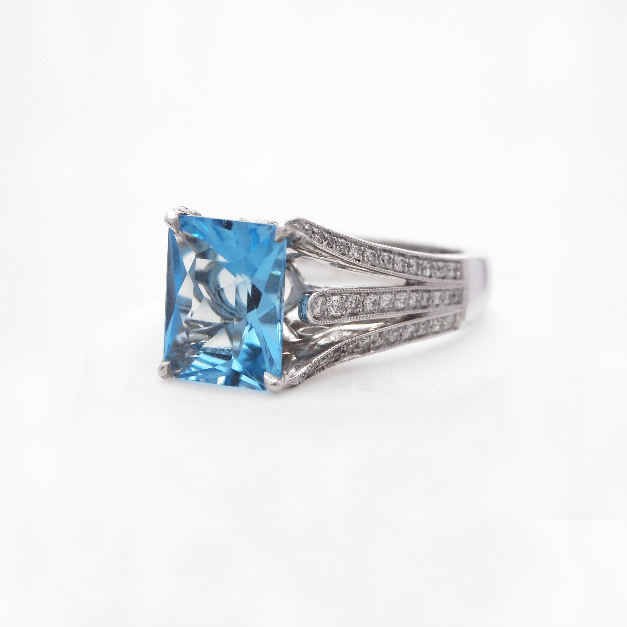 18K White Gold Blue Topaz And Diamond