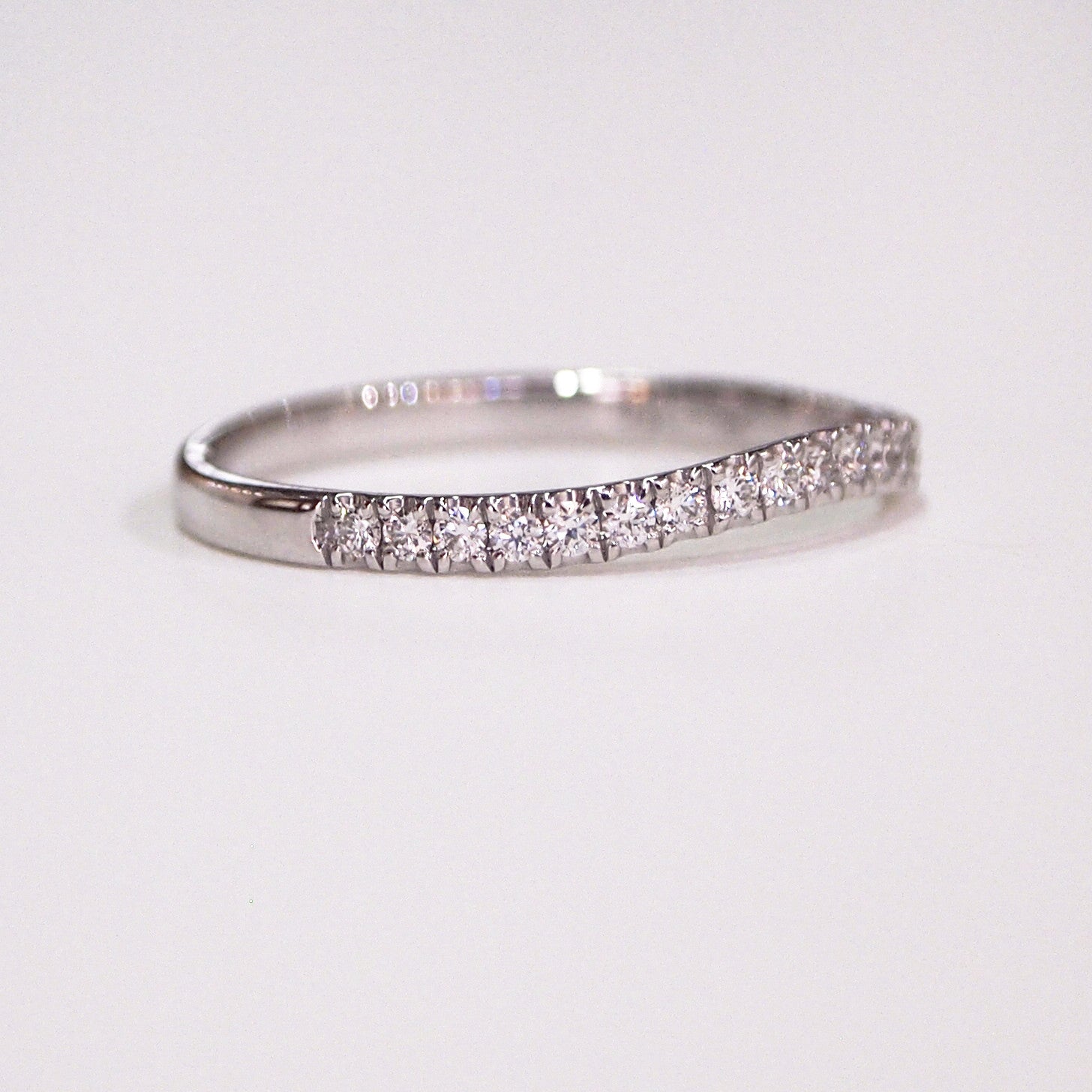 Lazare Kaplan Curved Diamond Wedding Band