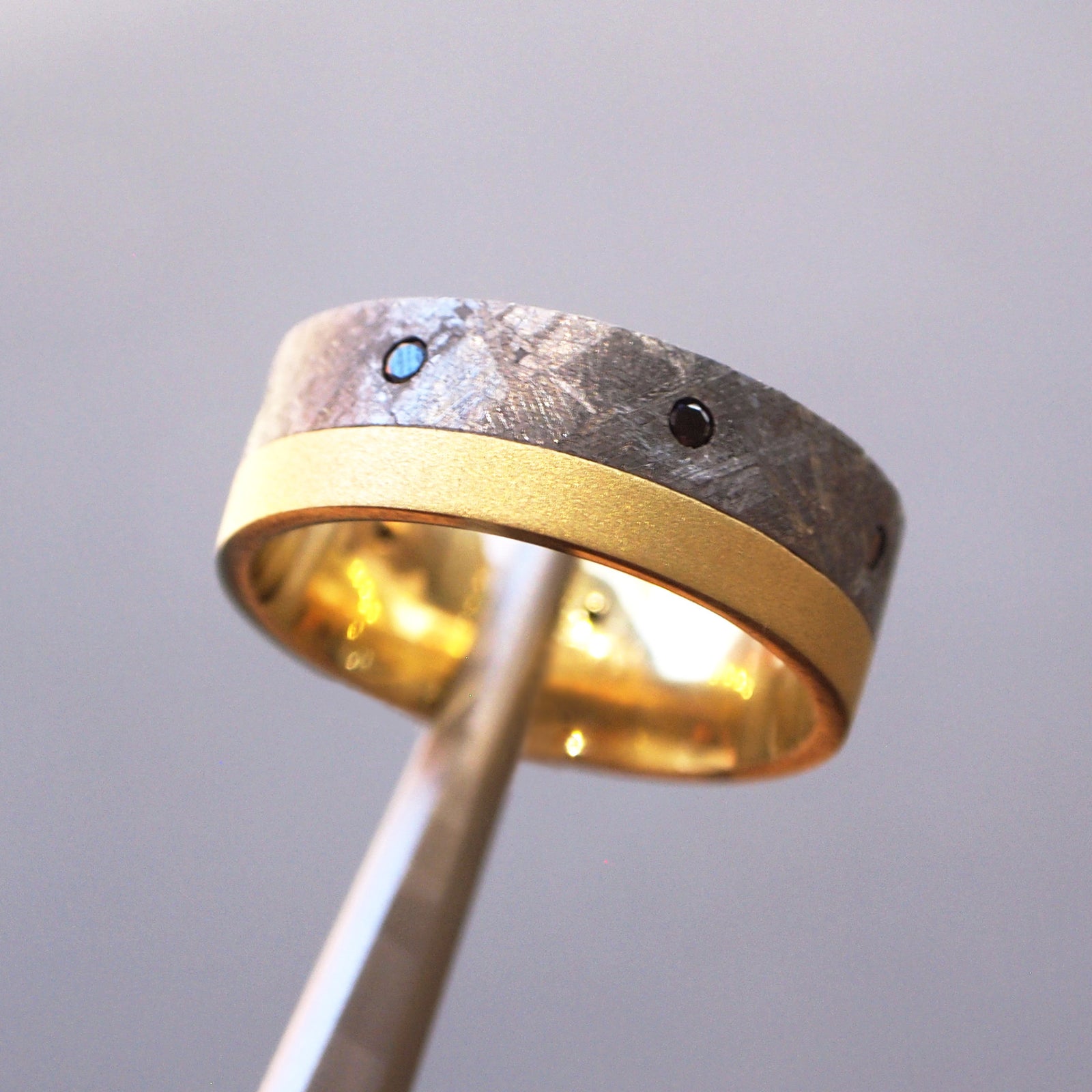 Lashbrook 18K Yellow Gold And Meteorite Men's Wedding Band