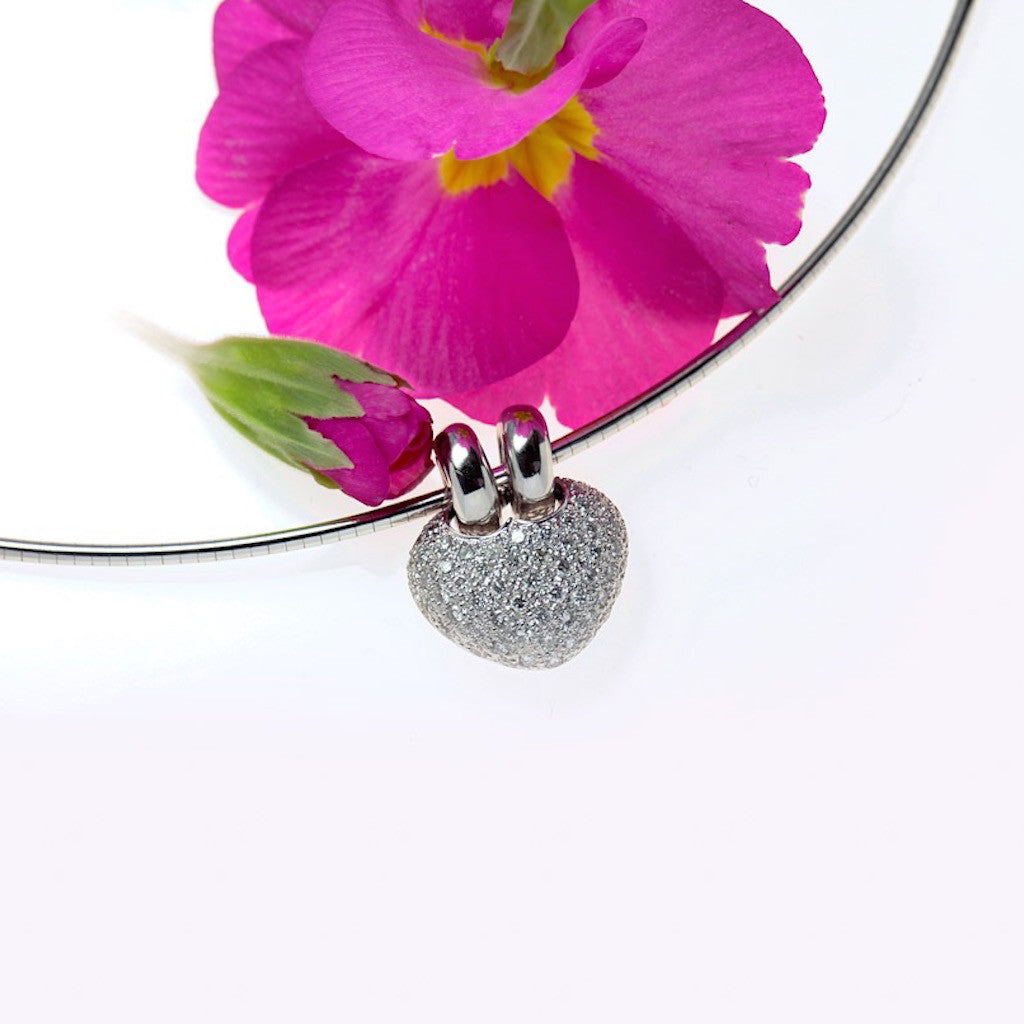 18K white gold heart pendant pave set with round brilliant diamonds
