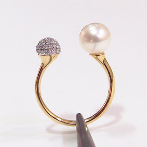 18K Yellow Gold White Pearl and Diamond Ring
