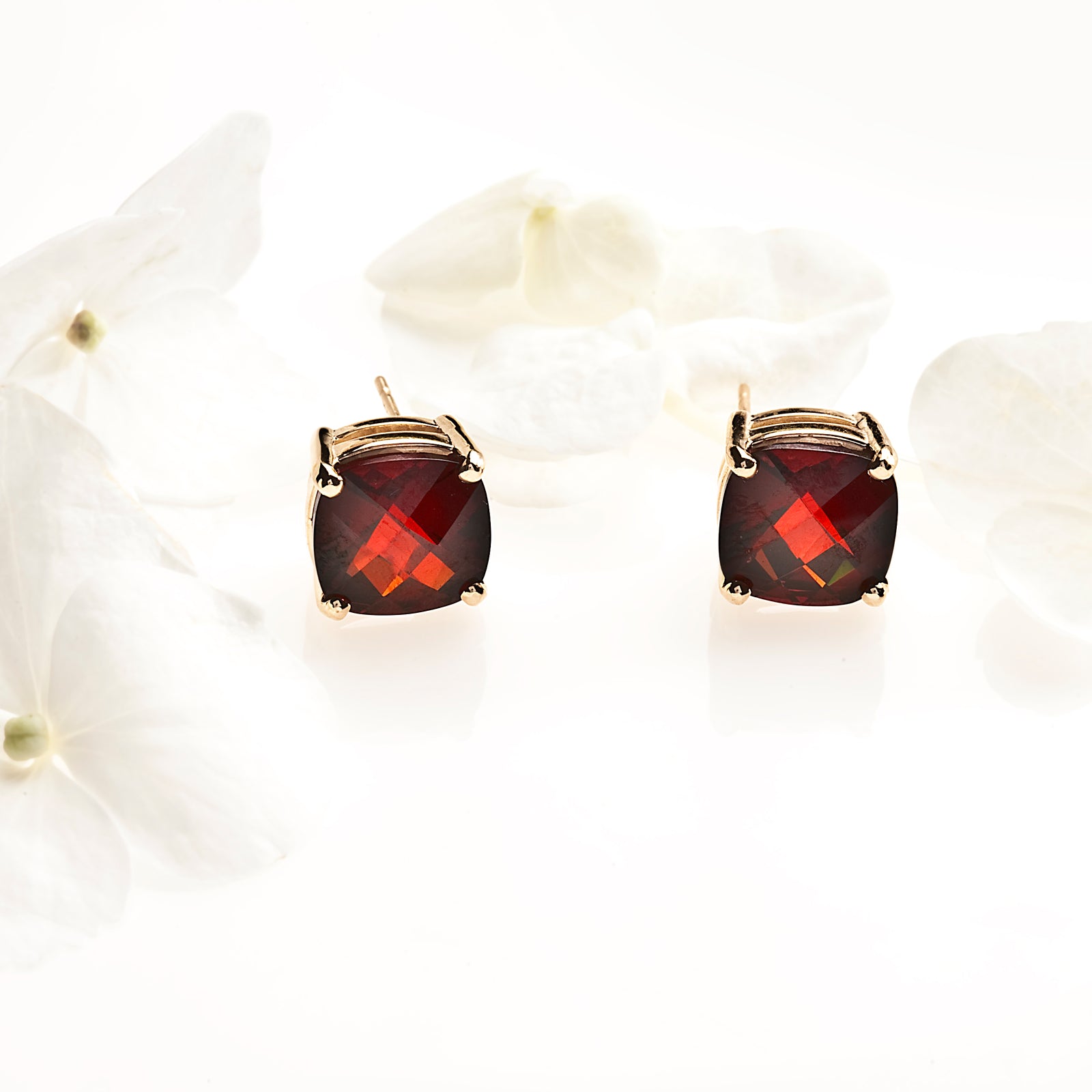 14K Yellow Gold Mozambique Garnet Stud Earrings