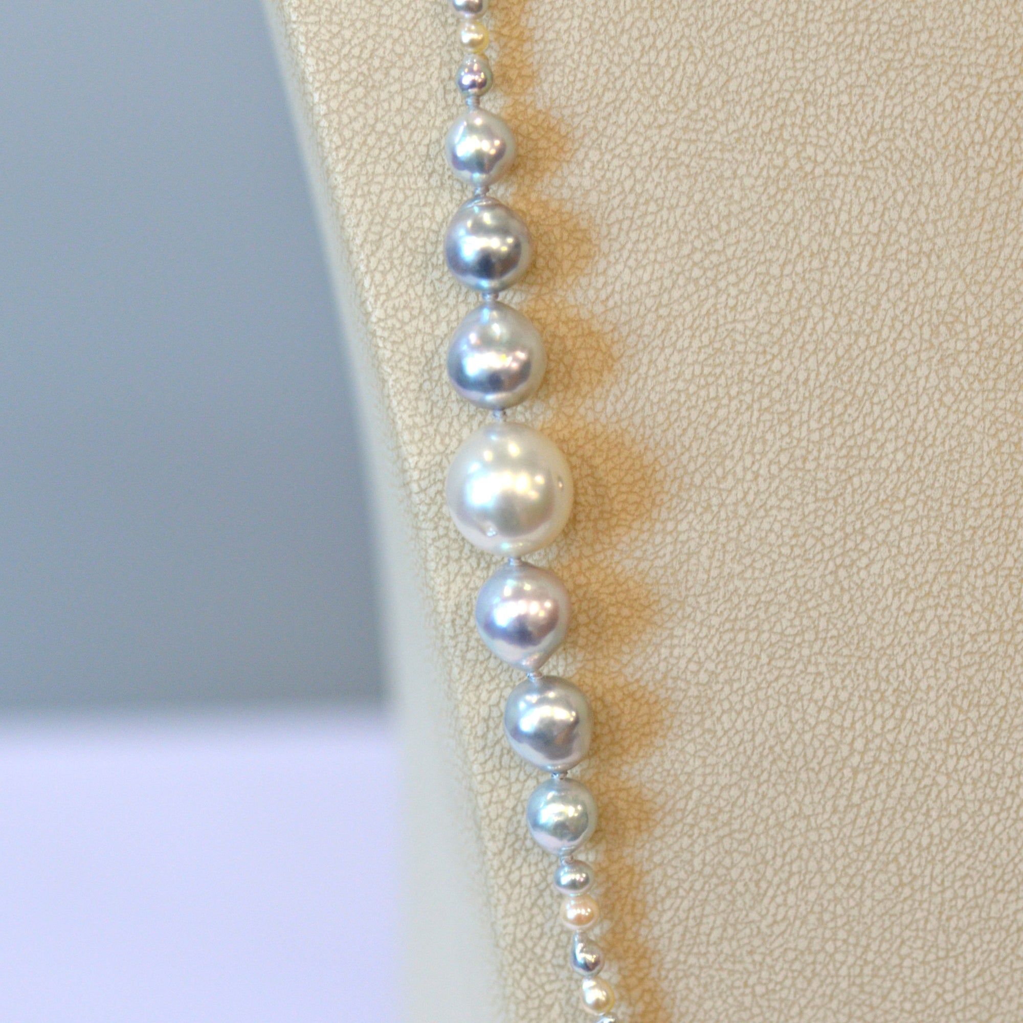 Silvery Graduated Pearl Necklace