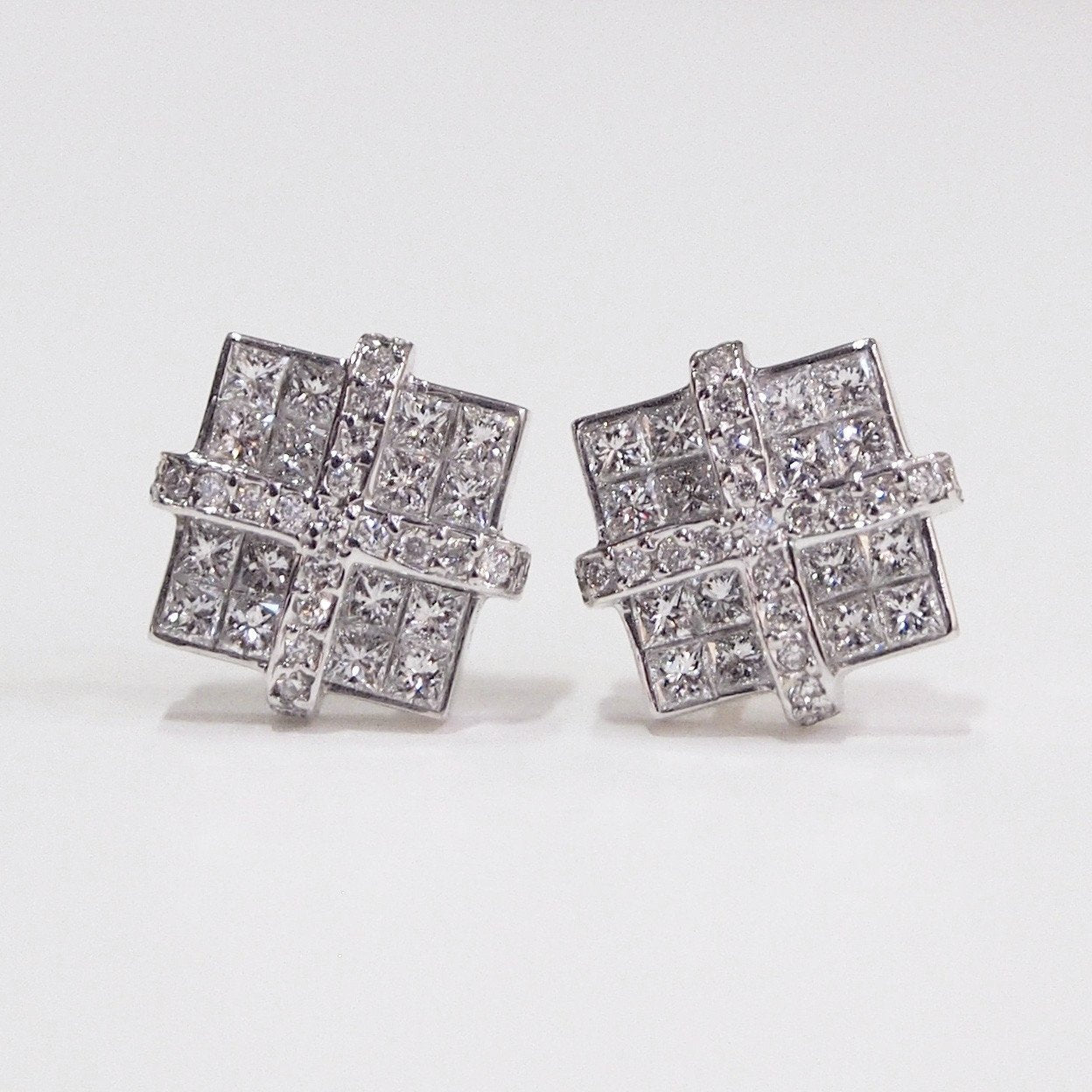 18K White Gold Invisible And Pave Set Diamond Earrings