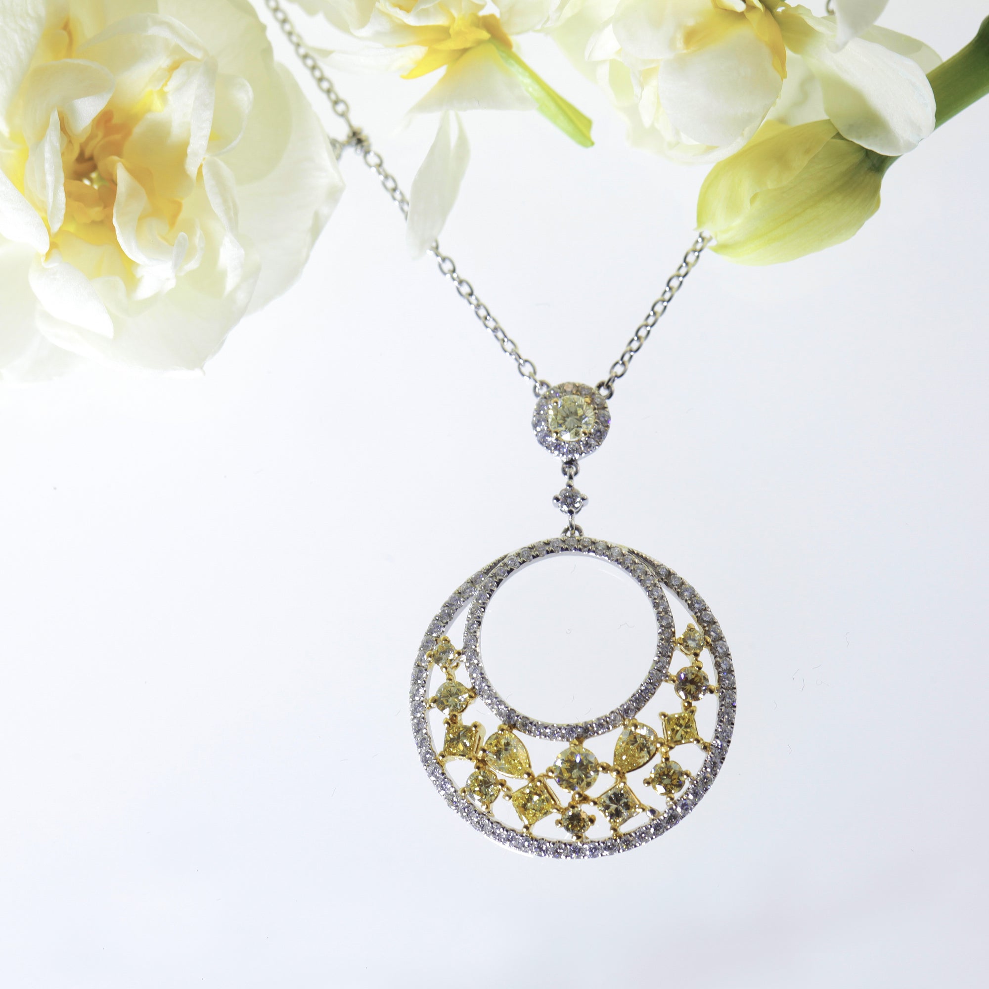 18K White And Yellow Gold Fancy Yellow Diamond Circle Necklace