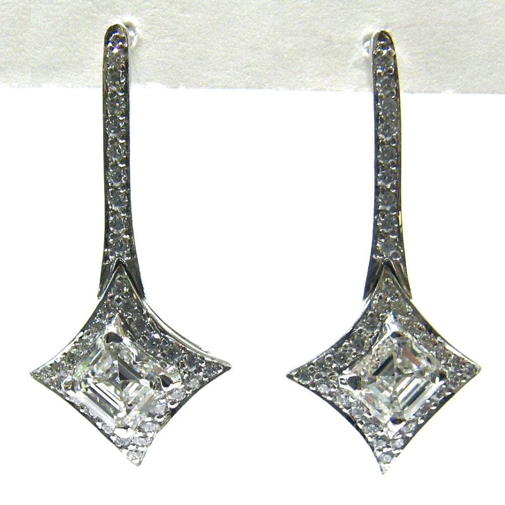Lazare Kaplan Platinum Diamond North Star Earrings
